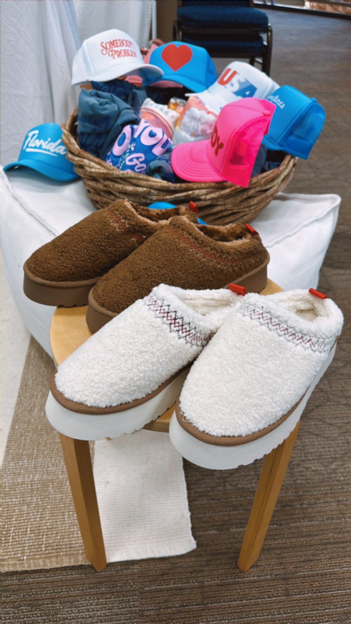 cozy sherpa platform slippers - white